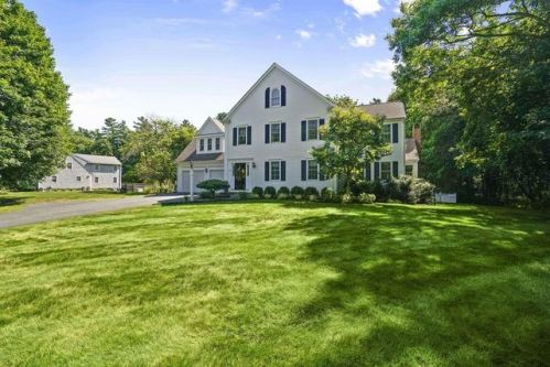 570 Union St, Marshfield, MA 02050-6258