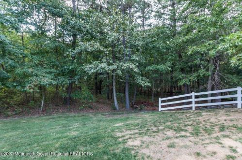 15 Carlisle Dr, Jackson Twp NJ 08527-6304 exterior