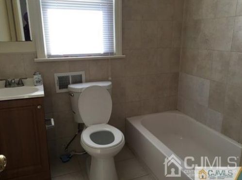 105 Lincoln Ave, Carteret NJ  07008-2738 exterior