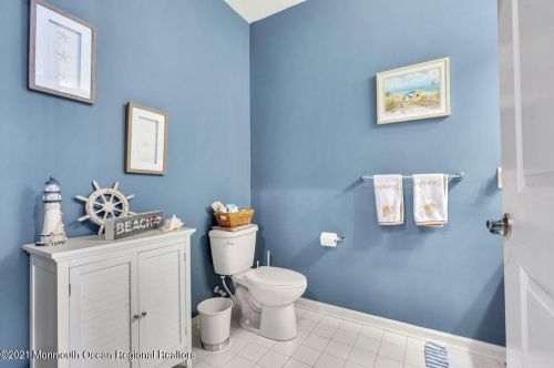 44 Kyle Dr, Tinton Falls NJ 07712-7535 exterior