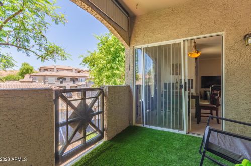 3236 Chandler Blvd, Phoenix AZ 85048-7207 exterior