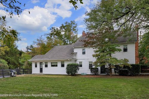 215 Silverside Ave, Little Silver NJ 07739-1713 exterior