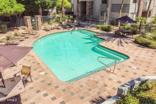 2025 Campbell Ave, Phoenix AZ 85015-4127 exterior