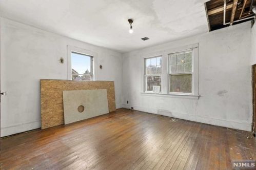 33 Hamilton Ave, Kearny NJ  07032-1804 exterior