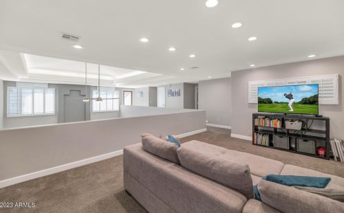 2347 Cinnabar Ave, Phoenix AZ  85028-3633 exterior