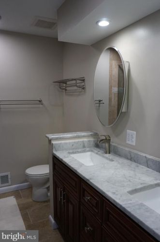 11916 New Country Ln, Columbia MD 21044-4405 exterior