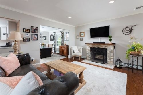 236 Pleasant St, Milton, MA 02186-4650