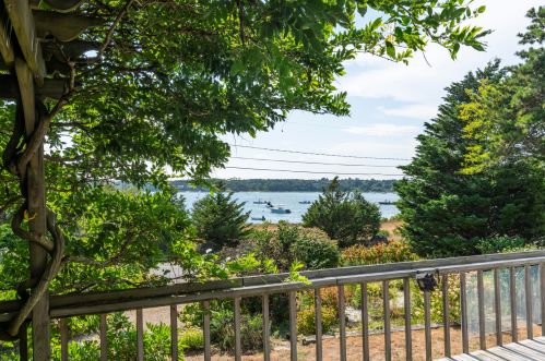 48 Strong Is Rd, Chatham MA 02633-1435 exterior