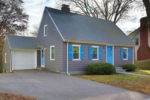 238 Jackson St, Newton, MA 02459-2541