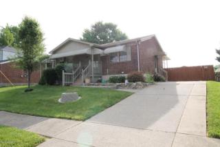 9107 Glasslipper Ct, Louisville, KY 40229-1331