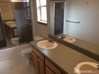 1456 Emily Dr, Mcminnville OR  97128-7686 exterior