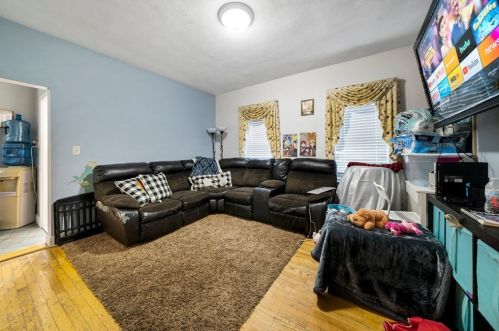 32 Appleton St, Everett MA 02149-1930 exterior