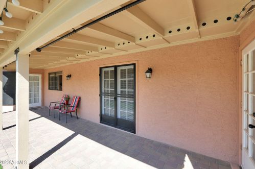 901 Beck Ln, Phoenix AZ  85022-3505 exterior