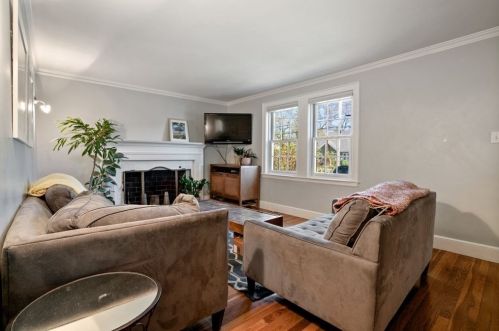 73 Grandview Rd, Arlington MA  02476-7430 exterior