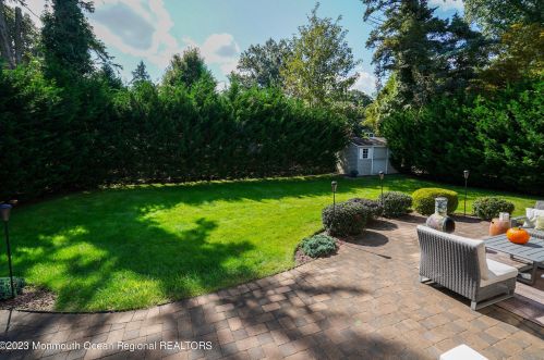 90 Lovett Ave, Little Silver NJ 07739-1403 exterior