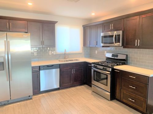 2611 51st St, Phoenix, AZ 85008-1611