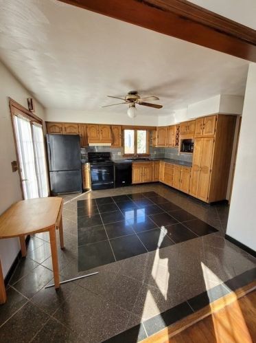 44 Bigelow St, Fall River MA 02720-5408 exterior