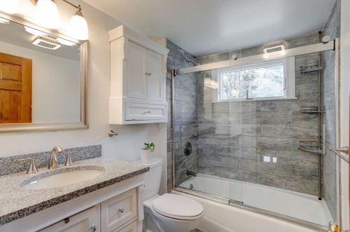 127 Elm St, North Reading MA 01864-2914 exterior