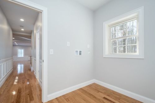 711 Salisbury St, Worcester MA 01609-1122 exterior