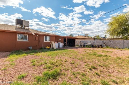 3851 63 Dr, Phoenix AZ 85033-5204 exterior