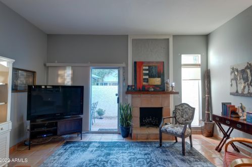 2609 Edgemont Ave, Phoenix AZ 85035-1716 exterior