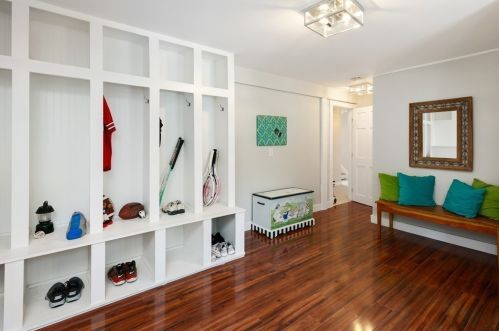 10 Leonard St, Hingham MA 02043-4725 exterior