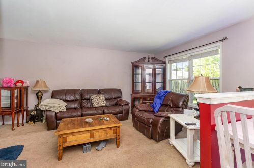 15 Sussex Dr, Carlisle PA 17013-4804 exterior