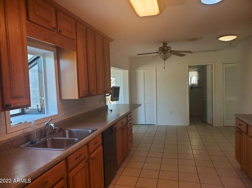 819 Apollo Rd, Phoenix AZ  85042-4341 exterior