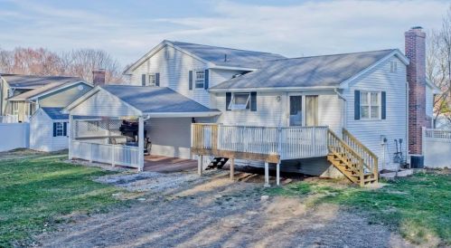 85 Chestnut Ln, Agawam MA 01001-3509 exterior