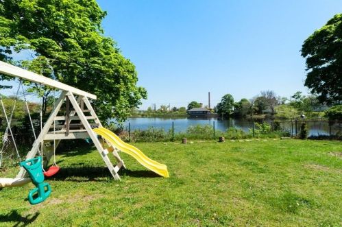 7 Spooner St, Plymouth MA 02360-4453 exterior