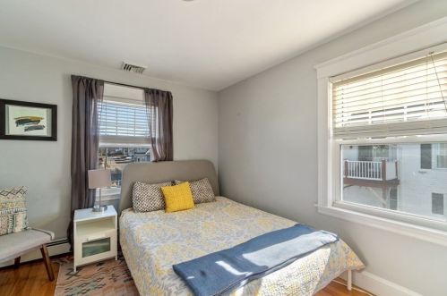 12 Narragansett Rd, Quincy MA 02169-2453 exterior