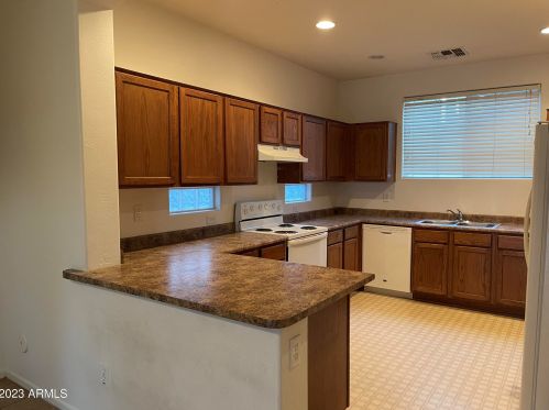 2024 78th Ave, Phoenix AZ  85035-5130 exterior