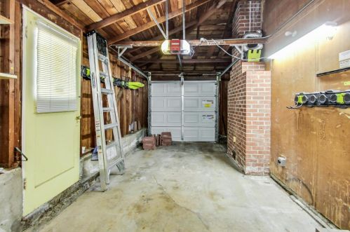 15977 Windsor Dr, San Leandro CA  94578-1415 exterior