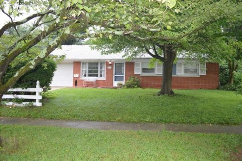 2109 Challedon Way, Louisville, KY 40223-1236