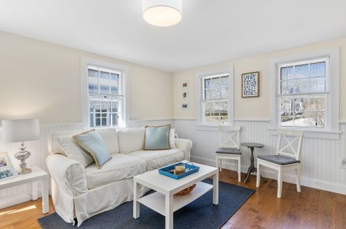 1359 Main St, Chatham MA 02633-2464 exterior