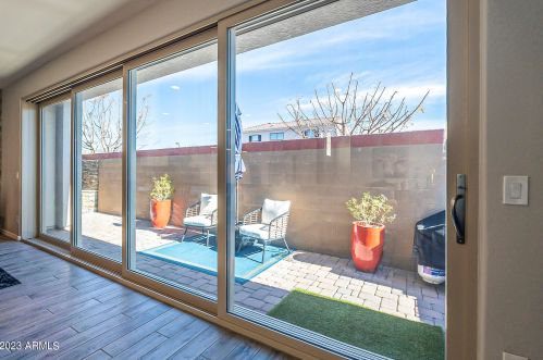 964 Anderson Ave, Phoenix AZ 85023-2208 exterior