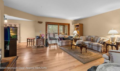 14 Knolls Dr, Jackson Twp NJ  08527-4209 exterior