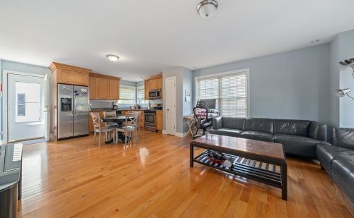 129 Main St, Quincy, MA 02169-6923