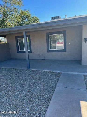 3253 Country Gables Dr, Phoenix AZ  85053-4709 exterior