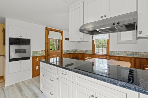 45 Mdw Vw Rd, Chatham MA 02633-2618 exterior