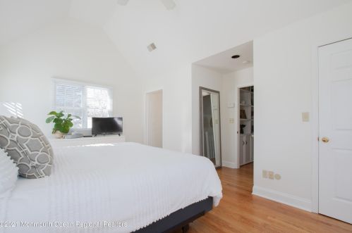 33 Sunnycrest Dr, Little Silver NJ 07739-1126 exterior