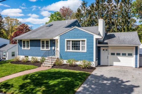 135 Plymouth Ave, Quincy, MA 02169-1115