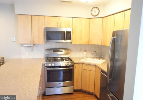 30 Caraway Ct, West Deptford NJ 08086-2407 exterior