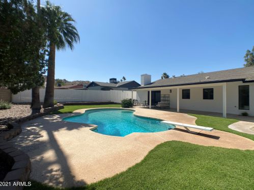 2423 Beryl Ave, Phoenix AZ 85021-2480 exterior