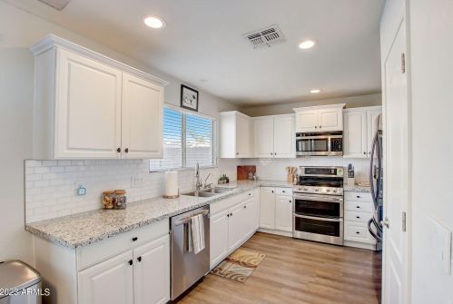 17806 13 Pl, Phoenix AZ 85014-1119 exterior