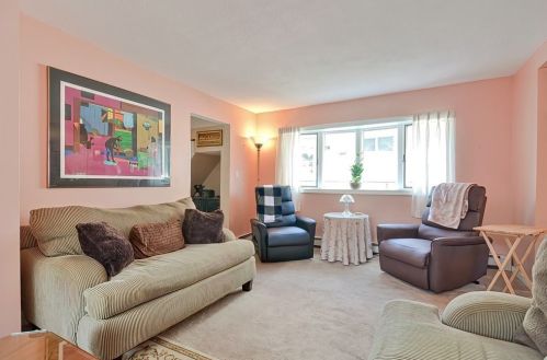 208 Cherry St, Newton MA 02465-1246 exterior