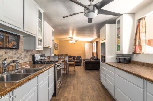 3851 63 Dr, Phoenix AZ 85033-5204 exterior