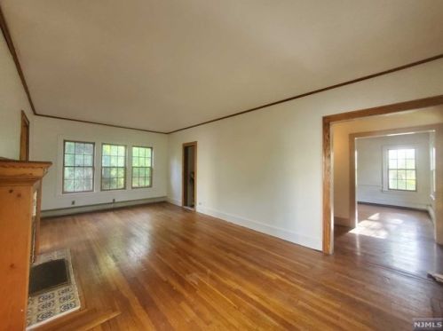 232 Madison Ave, Cresskill NJ  07626-1308 exterior