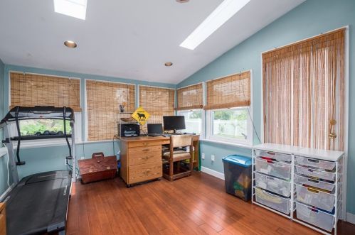 27 Fairfield St, Dedham MA 02026-1405 exterior