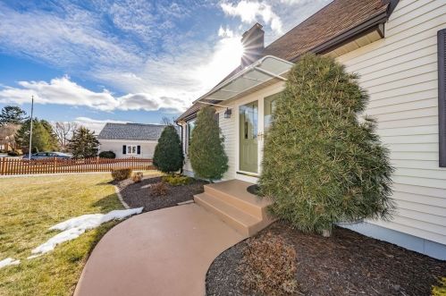 25 Danny Ln, Agawam MA 01001-3529 exterior